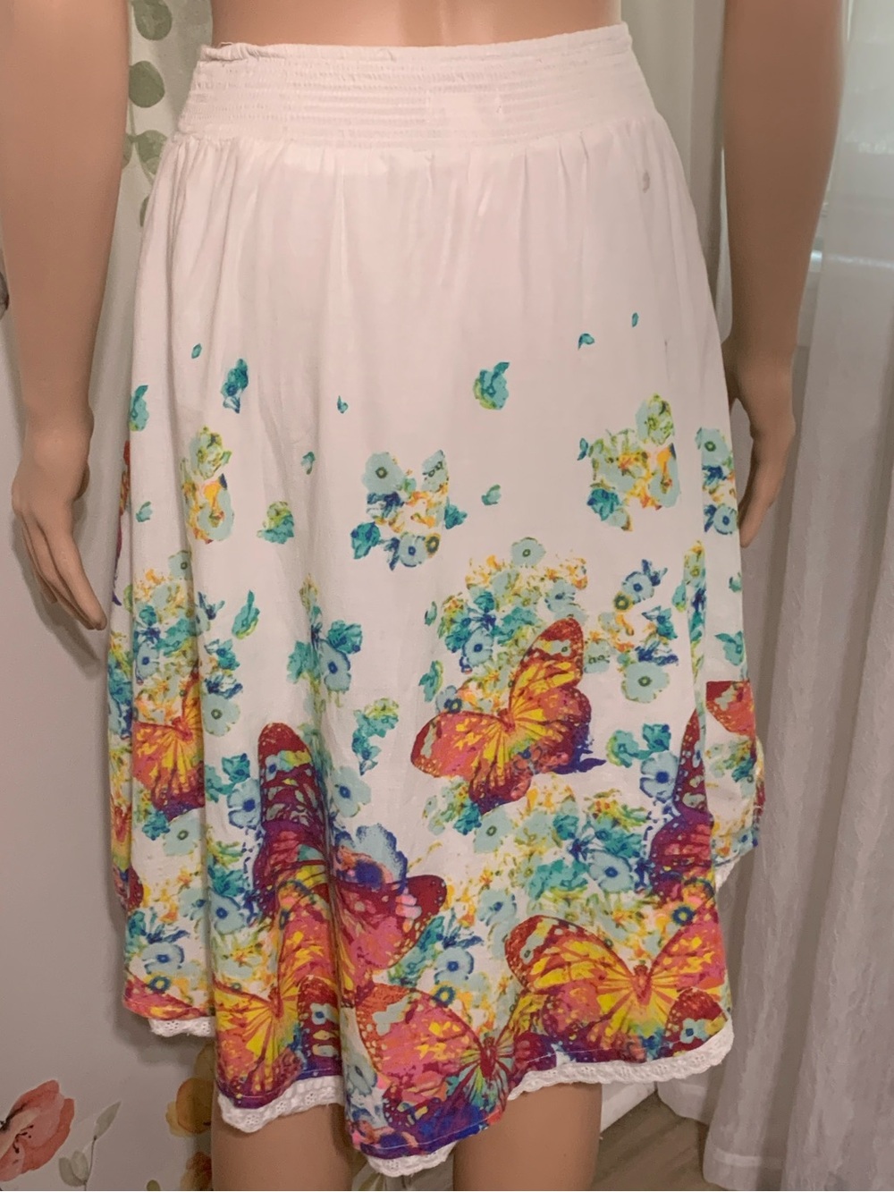🌸 Sz M Candie's White High Low Midi Skirt with Multicolor Butterfly Print - Picture 5 of 13